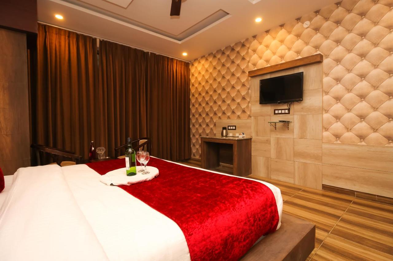 Hotel King Castle Дармсала Экстерьер фото
