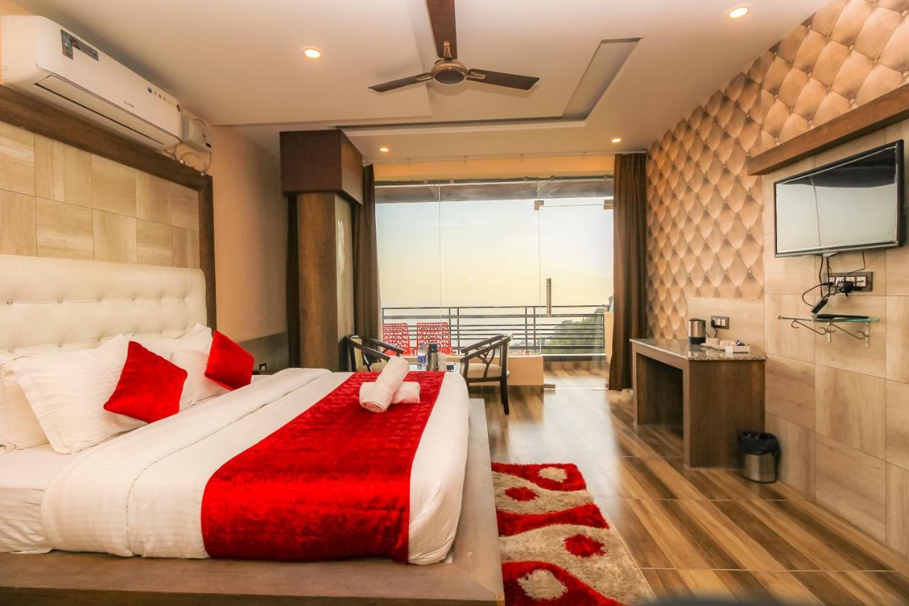 Hotel King Castle Дармсала Экстерьер фото